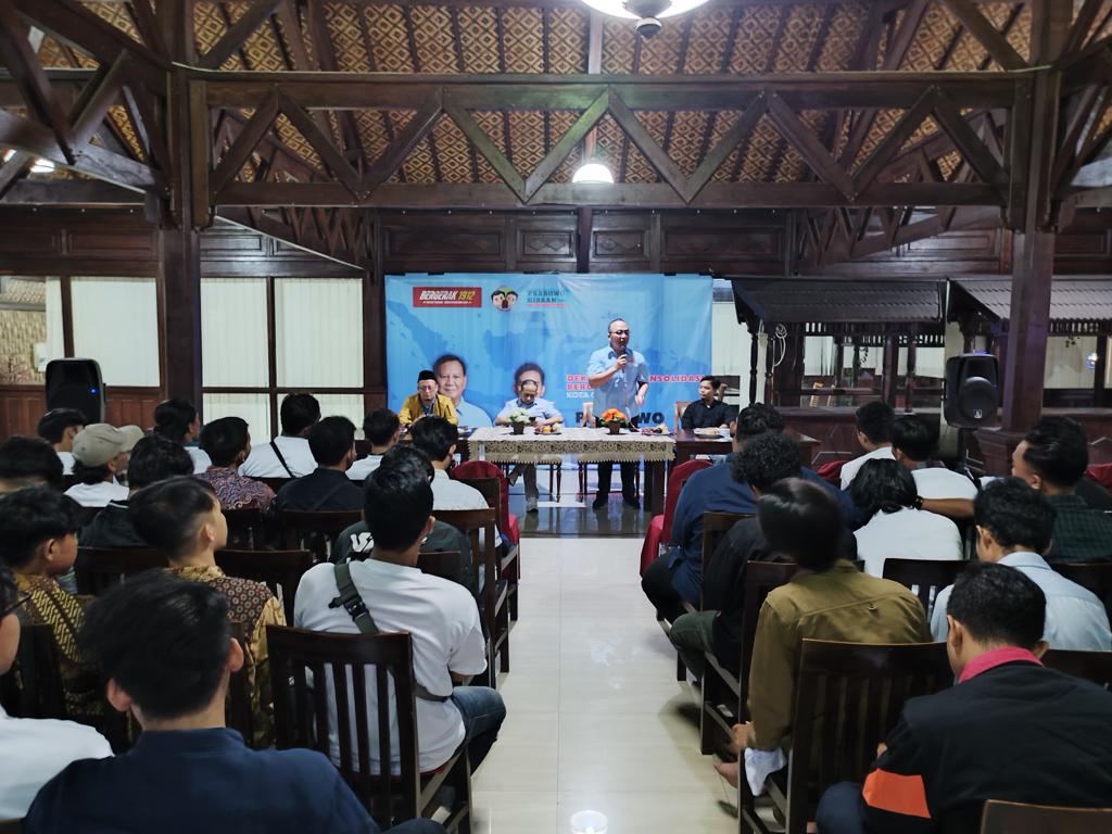 DEKLARASI: Aktivis muda Gresik gabung relawan bergerak 1912 untuk memenangkan Prabowo - Gibran.