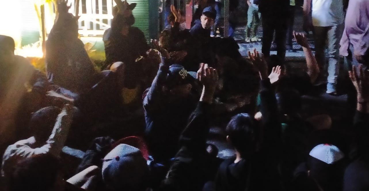 PERAWATAN: Korban Teuku Rasya Mahesa menjalani perawatan di RS Semen Gresik, Rabu (24/1).