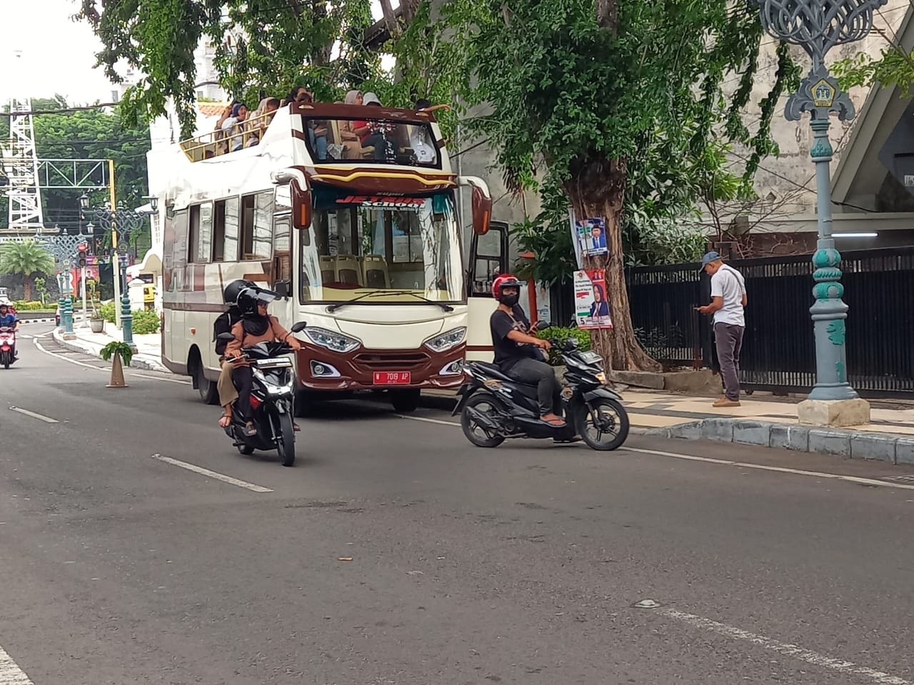 MULAI BEROPERASI: Bus Wisata Bandar Grissee mulai beroperasi Sabtu (20/1) kemarin.