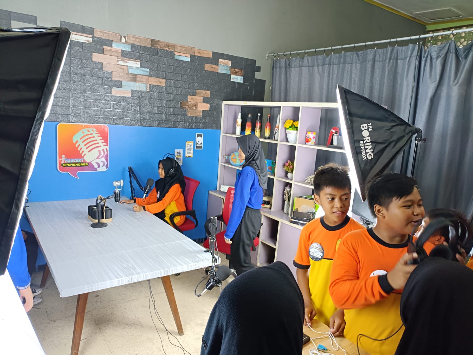 LENGKAP: Semen Gresik menggelar Open School and Field Trip untuk siswa SD pada Sabtu, (27/1).