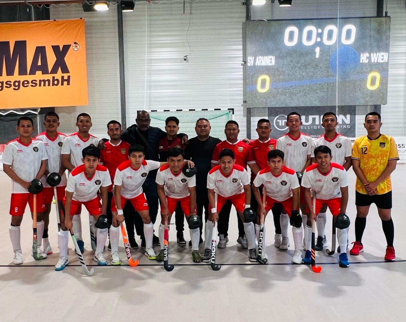 FOKUS LATIHAN: Atlet dan asisten pelatih hoki asal Gresik perkuat timnas persiapan kualifikasi Piala Dunia 2024.