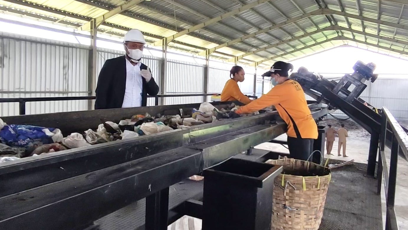EFEKTIVITAS: Bupati Gresik Fandi Akhmad Yani berupaya memperbaiki pengelolaan sampah di Kabupaten Gresik dengan TPST Belahanrejo.