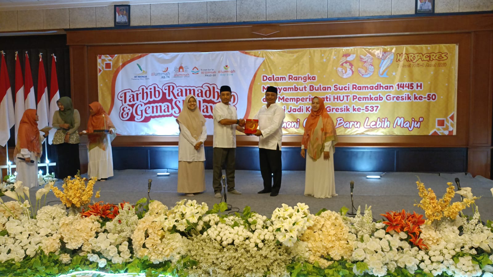 SERU: Sekolah Al Ummah menggelar acara Tarhib Ramadhan dan Gema Sholawat di di aula Bhakti Mandala Praja lantai 4 gedung Pemkab Gresik, Jumat (4/3).