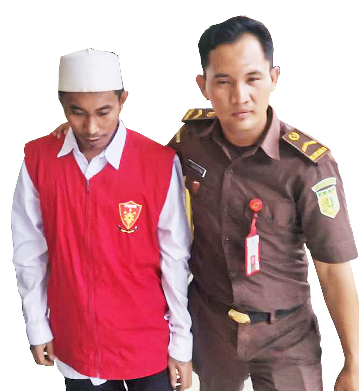PASRAH: Terdakwa Abdillah Faruq Shiddiq usai sidang di Pengadilan Negeri (PN) Gresik.