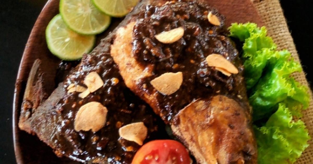 TRADISI: Menu serba bandeng saat Lebaran di Gresik menjadi sebuah tradisi. Salah satunya yakni bandeng keropok. (Hany/Radar Gresik)