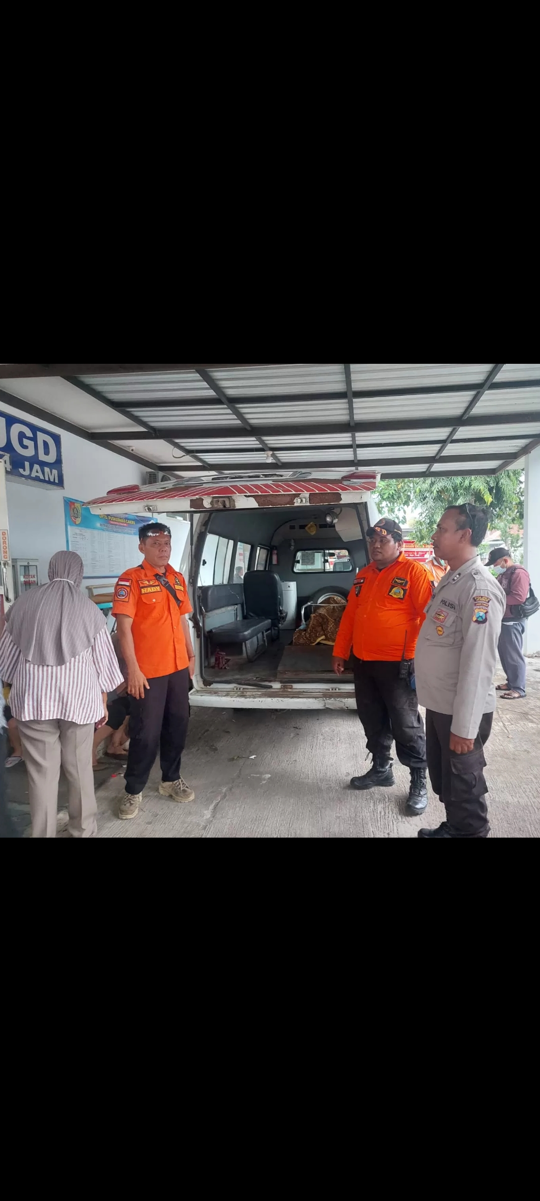 MAKAN KORBAN: Korban asal kabupaten Gresik, Jawa Timur. (Polsek untuk radar jember)