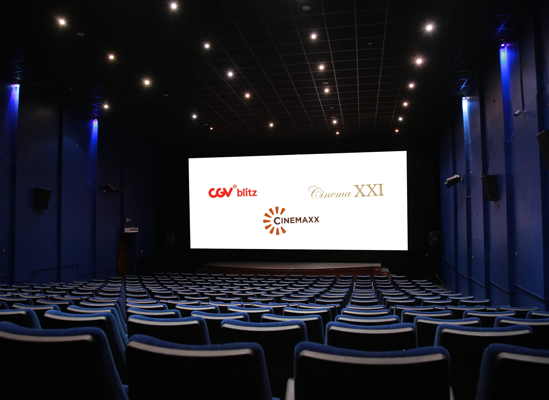 NONTON FILM: Saat lebaran, para warga memanfaatkan waktu untuk menonton Lebaran 2024.