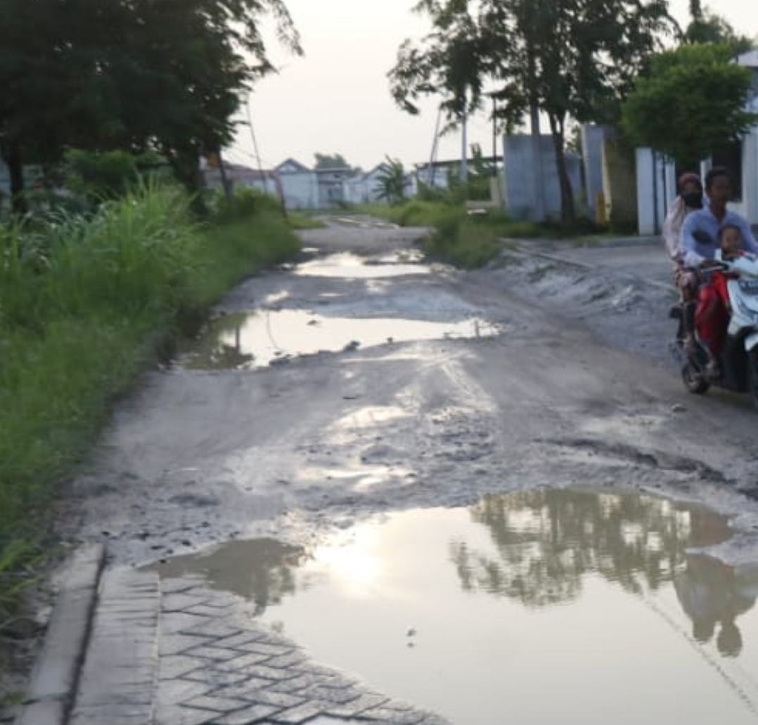 Kondisi Jalan Lampah-Bringkang yang mengalami kerusakan akan segera diperbaiki.