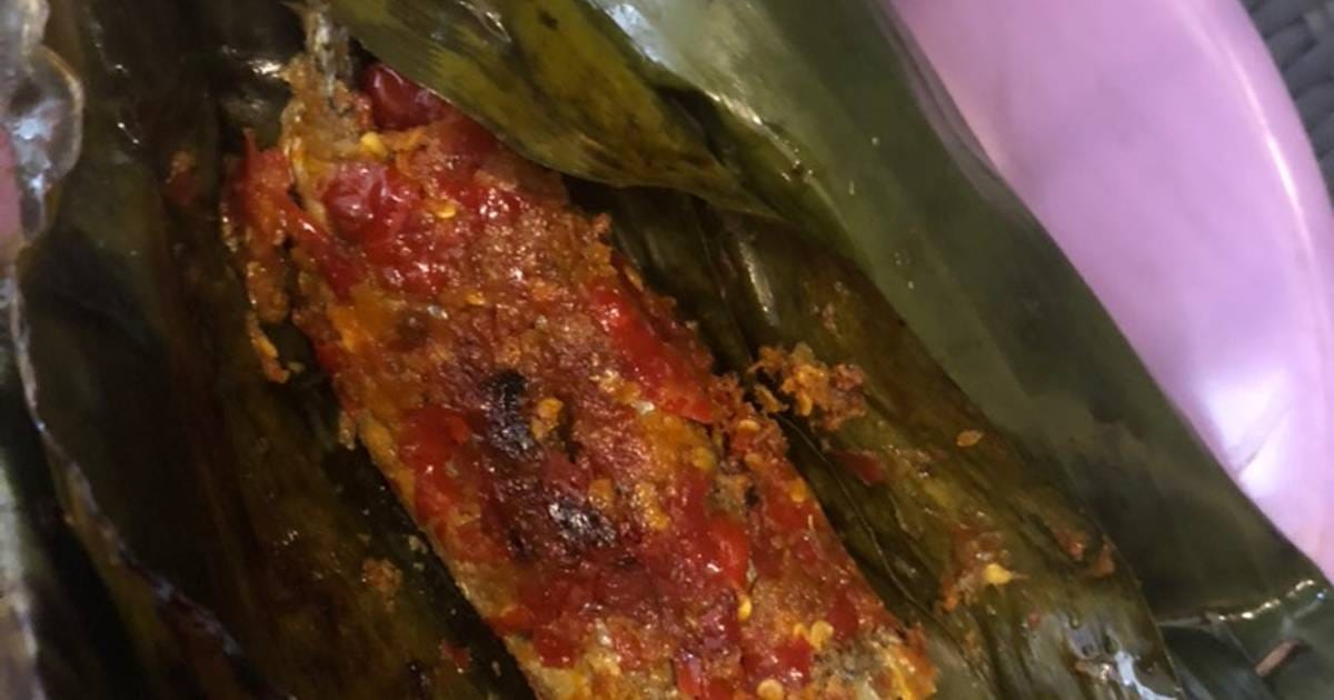 Paes Paes Rencek Ikan Tongkol Khas Pulau Bawean yang mengguggah selera.