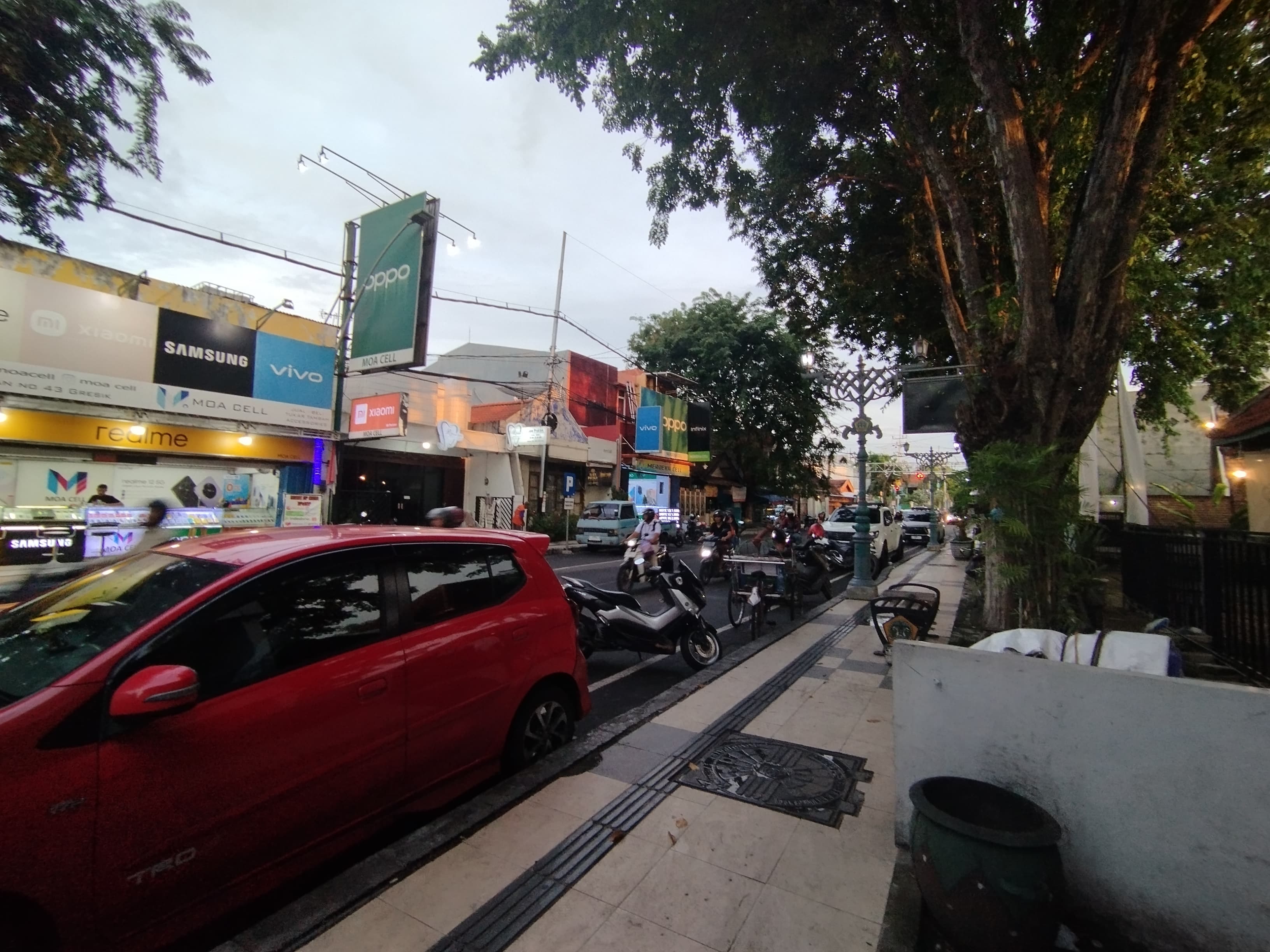 SOSIALISASI: Dishub Pemkab Gresik mulai melakukan sosialisasi kenaikan tarif parkir untuk kendaraan roda empat.