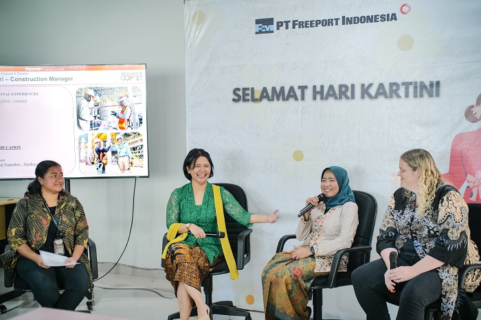 KARTINI SAAT INI: Tiga srikandi PT Freeport Indonesia (PTFI) berbagi tips dan cerita sukses menjadi Kartini masa kini dalam diskusi memperingati Hari Kartini
