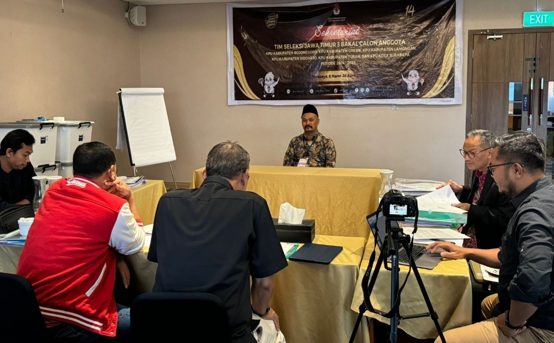 Timsel KPU Jawa Timur 3 saat menggelar tes wawancara kepada calon anggota KPU Gresik beberapa waktu lalu.