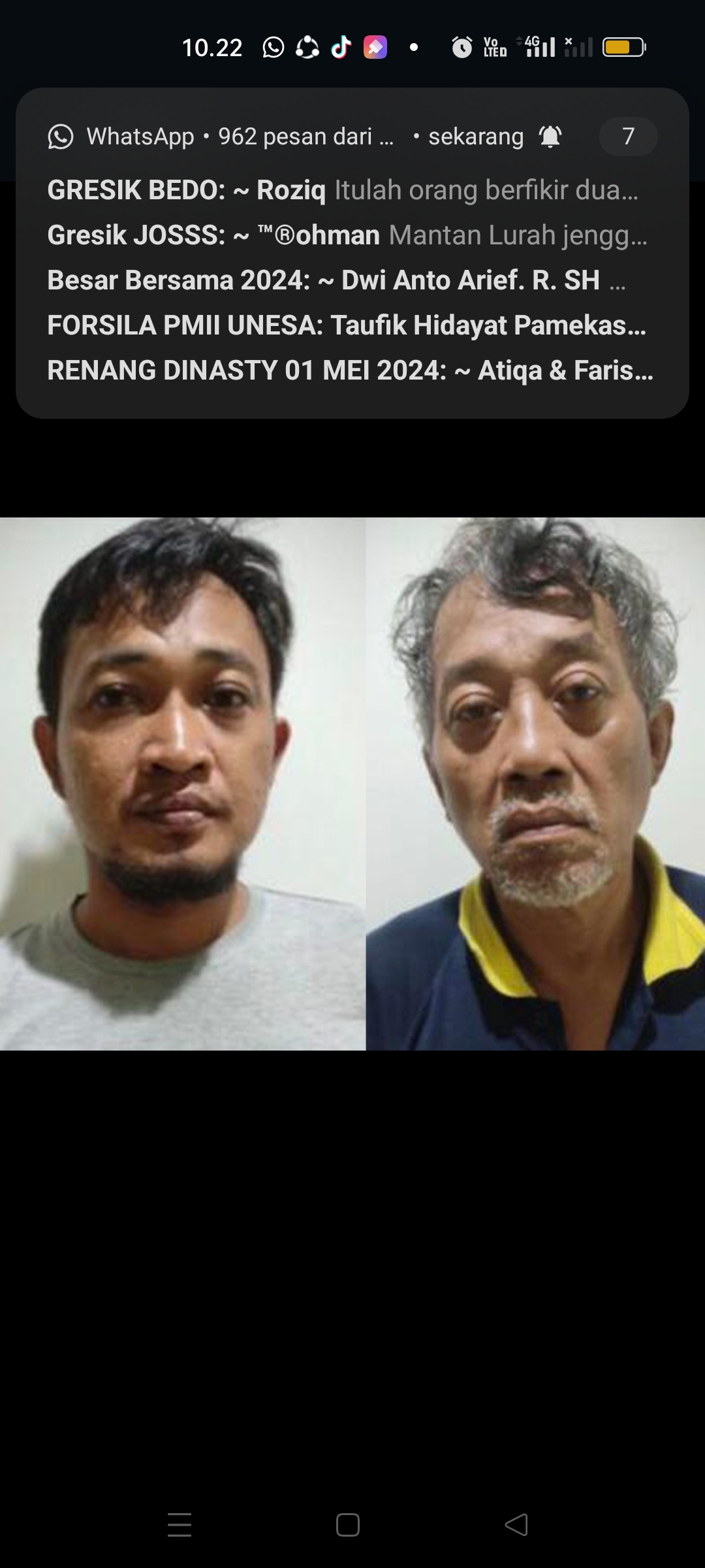 DIAMANKAN : Kedua tersangka Slamet Sumartono dan Djoko Sutrisno beserta barang bukti saat diamankan di Mapolres Gresik.