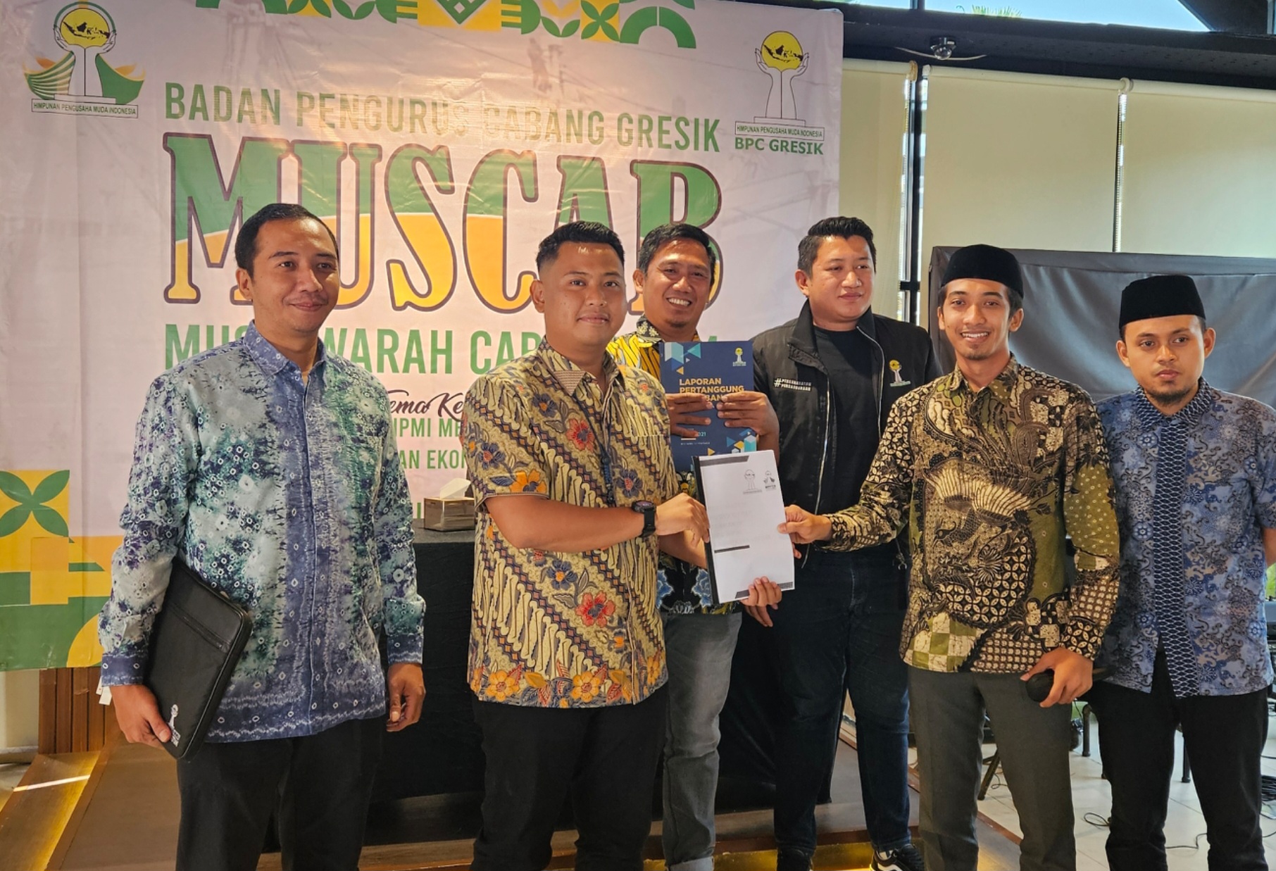 Nahkoda Baru : Ketua Umum BPC Hipmi Gresik terpilih, Nur Rahmad Yani ditetapkan secara aklamasi menjadi Ketum Hipmi Gresik periode 2024-2027.