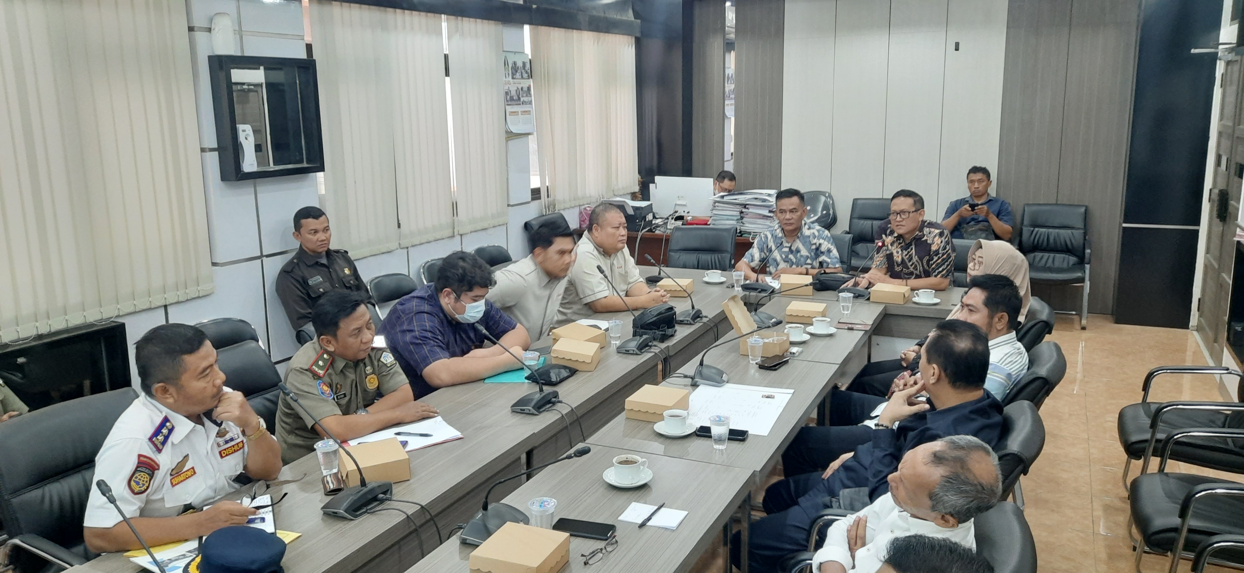 Komisi III DPRD Gresik memberikan sejumlah rekomendasi untuk mengatasi kemacetan di depan Pabrik Mie Sedap.