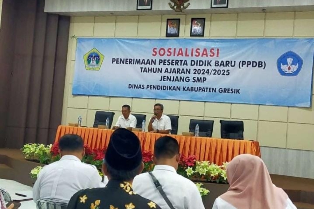 Dispendik Gresik saat melakukan sosialisasi pelaksanaan PPDB 2024 kepada K3S SD Negeri dan Swasta serta MKKS SMP Negeri dan Swasta.
