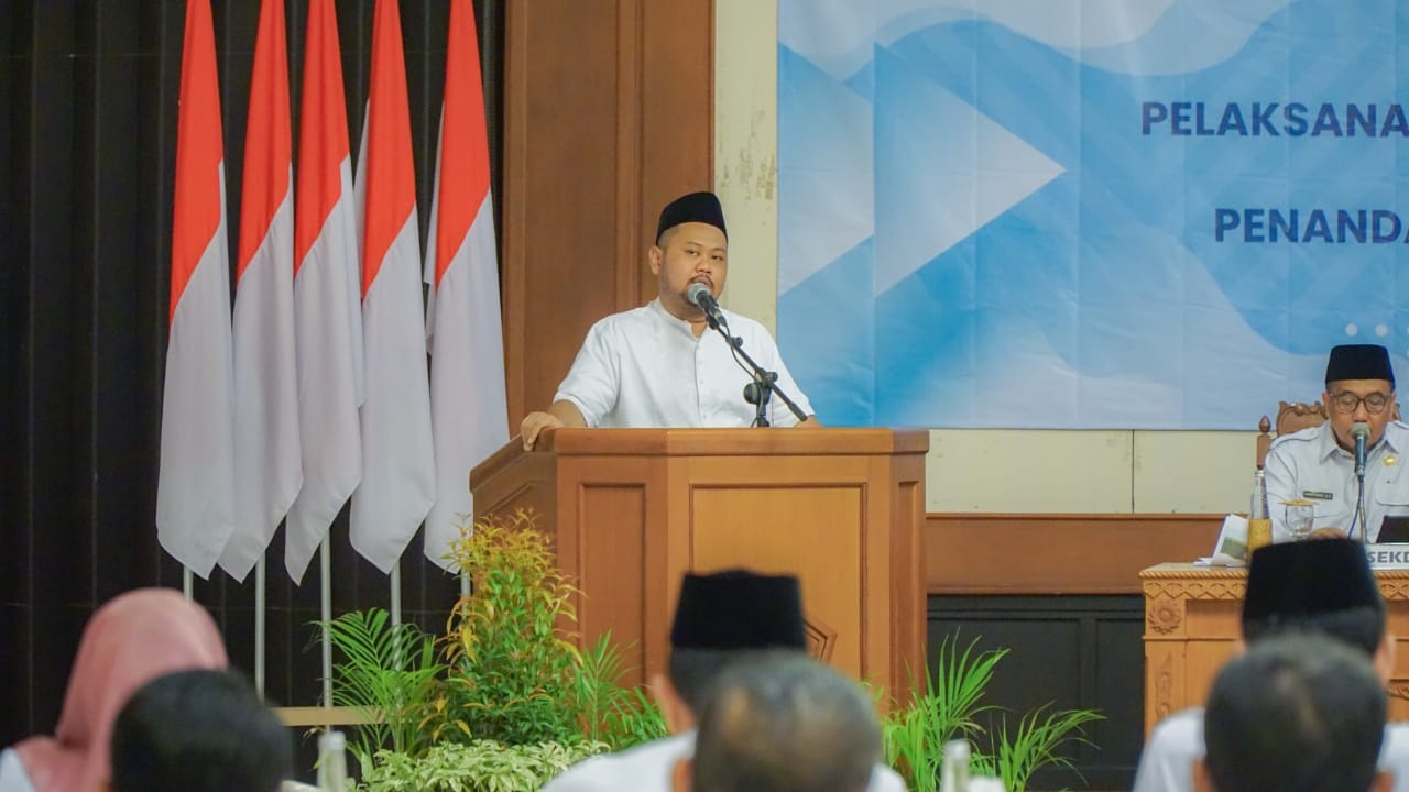 CEGAH KORUPSI: Bupati Gresik, Fandi Akhmad Yani saat memberikan sambutan.