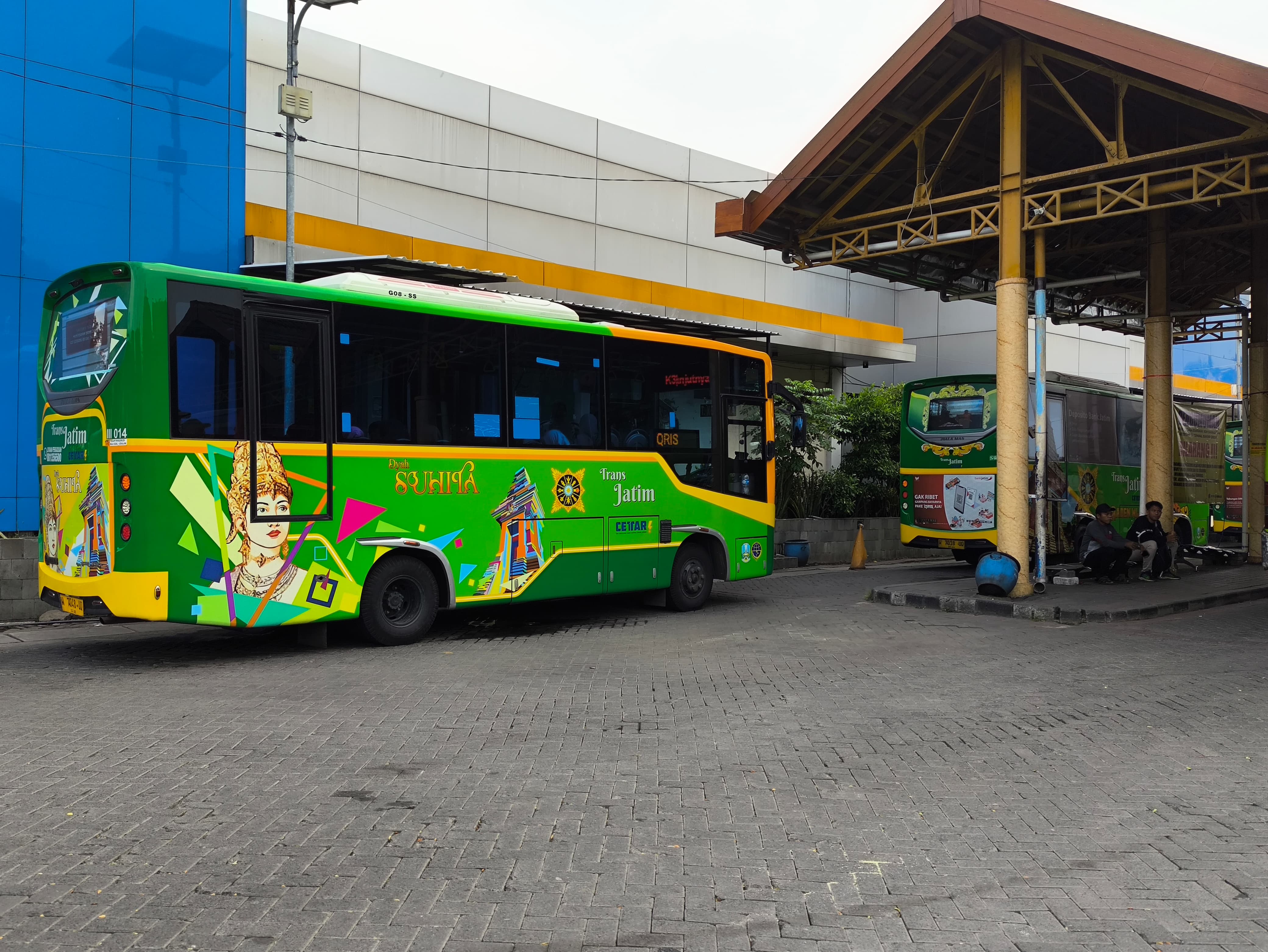 SUDAH READY: Bus Trans Jatim Rute Gresik - Paciran sedang membuka lowongan kerja