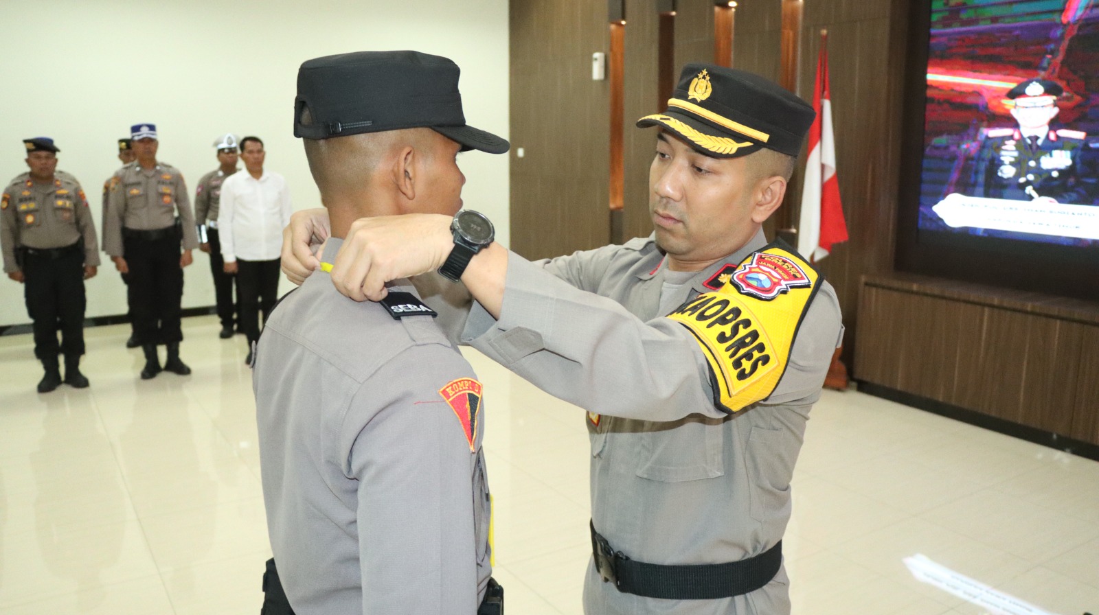 PENERIMAAN: Wakapolres Gresik Kompol Danu Anandhita Kuncoro Putro menerima Latja Siswa Diktuk Bintara Polri Gelombang 1 Tahun 2024 SPN Polda Jatim di Polres Gresik.