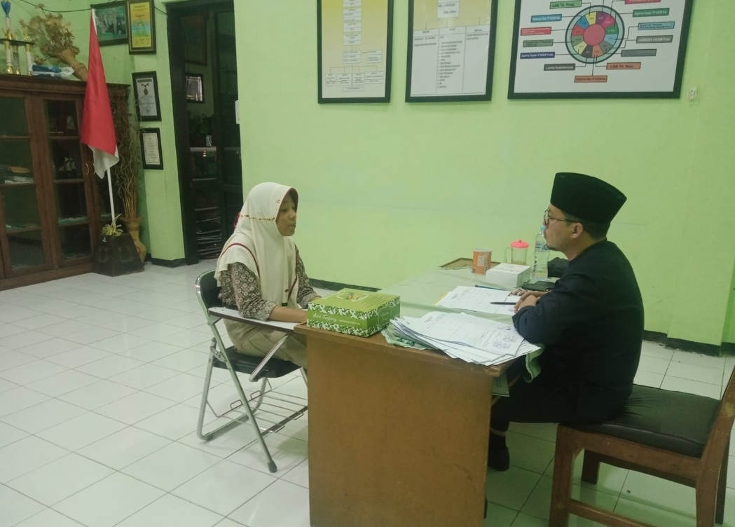 Dispendik Gresik menggelar uji petik hafalan Alquran para siswa yang mendaftar PPDB SMPN jalur Tahfidz.
