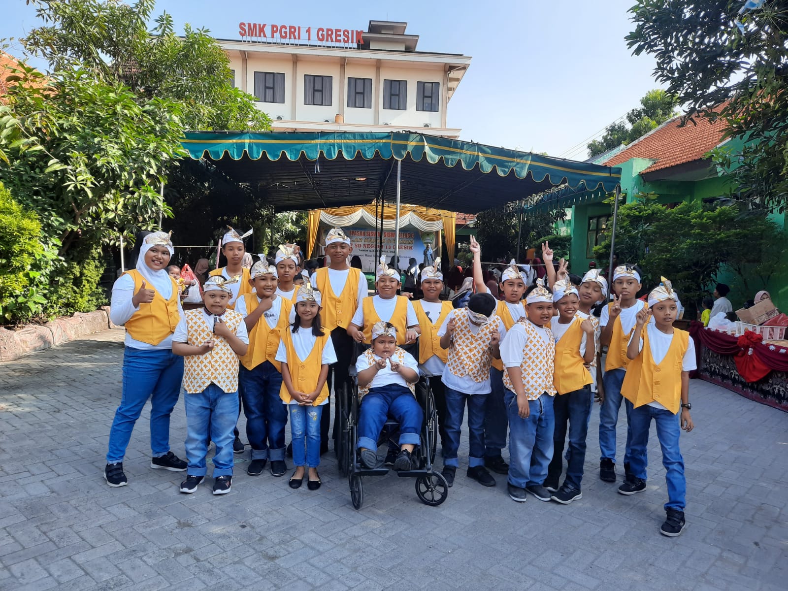 KEMBANGKAN BAKAT ABK: Grup angklung binaan UPT SDN 13 Gresik yang anggotanya terdiri dari anak-anak istimewa akan bersiap tampil mengisi acara.