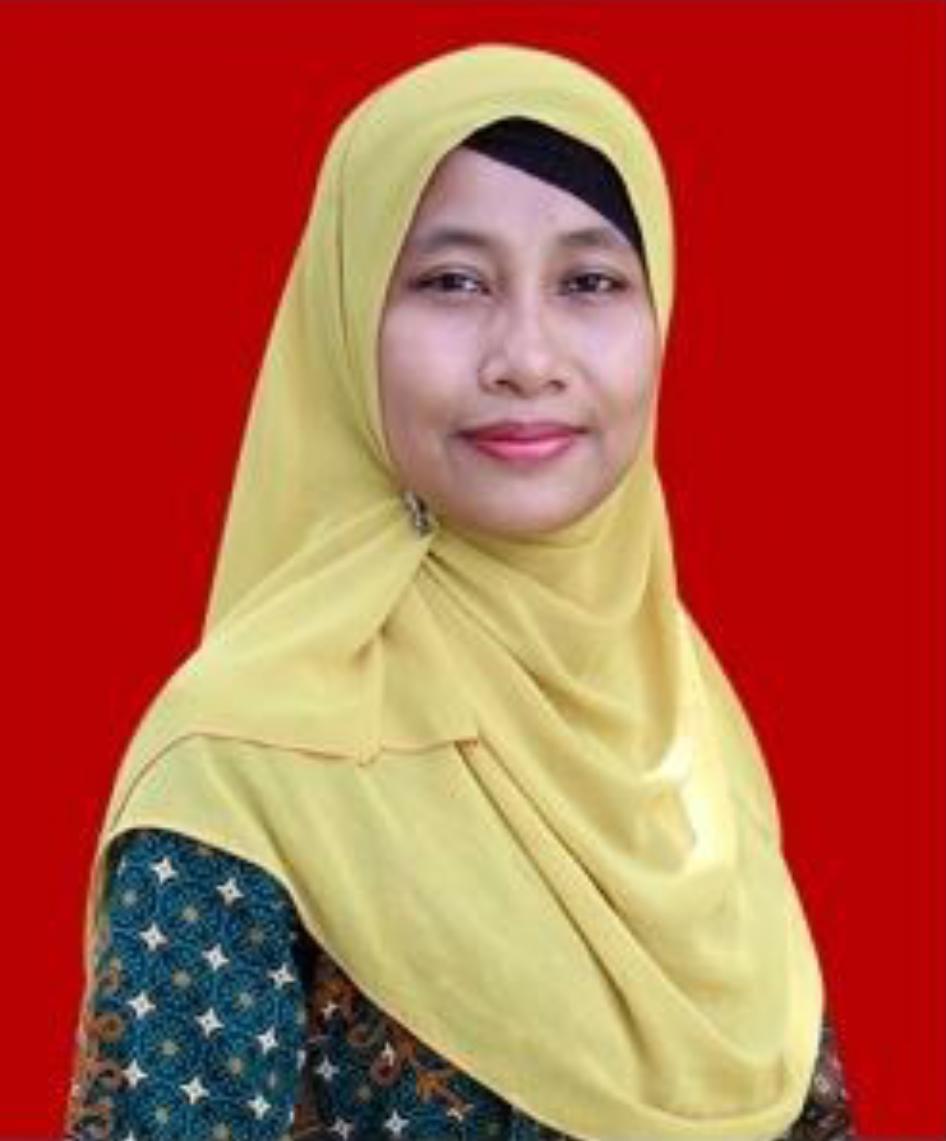 Liah Shobariah Fitri, wakil kepala sekolah di SMP Semen Gresik.