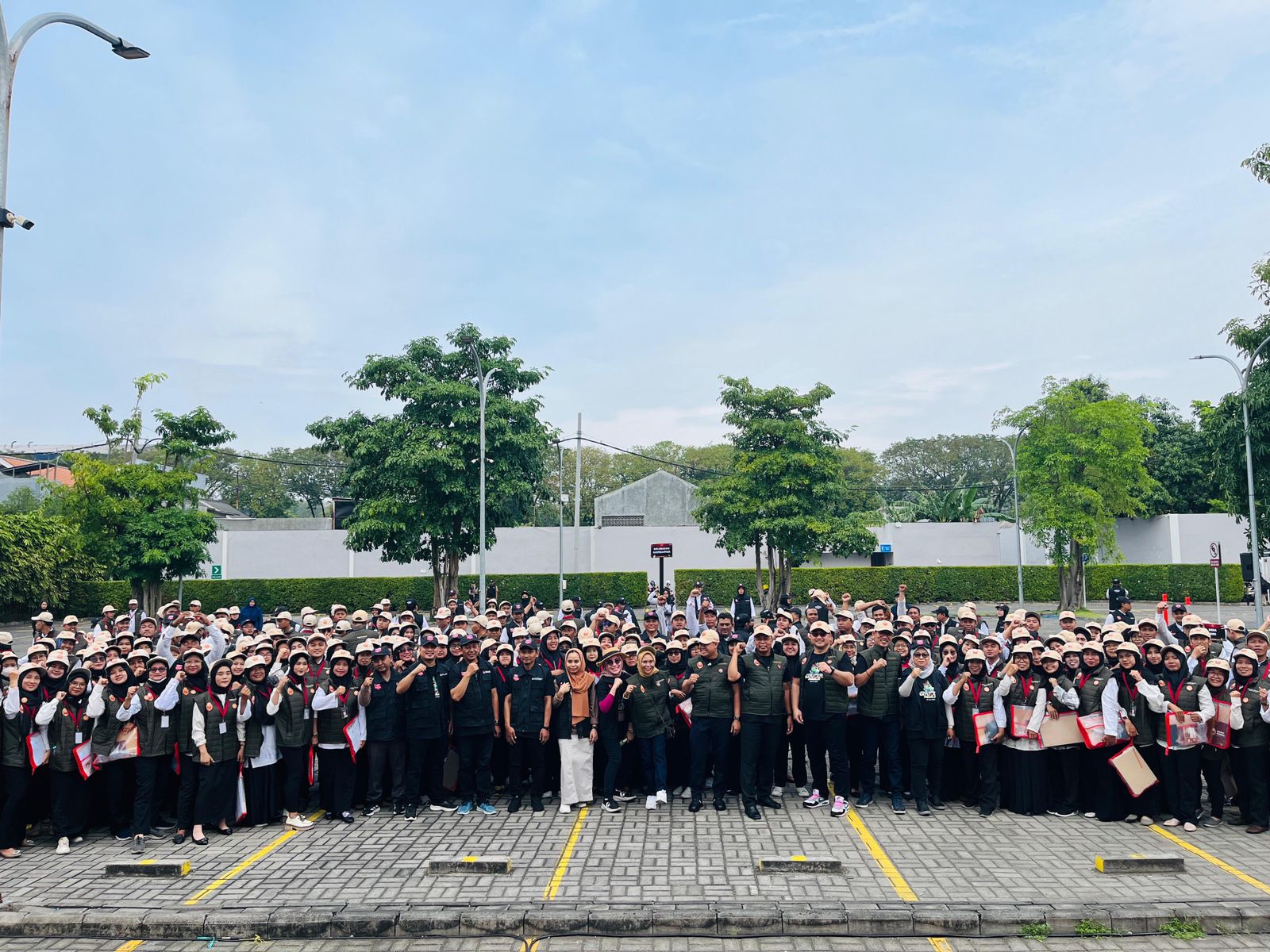 KPU Gresik usai melantik Petugas Pemutakhiran Data Pemilih (Pantarlih) di Graha Kartini beberapa waktu lalu.