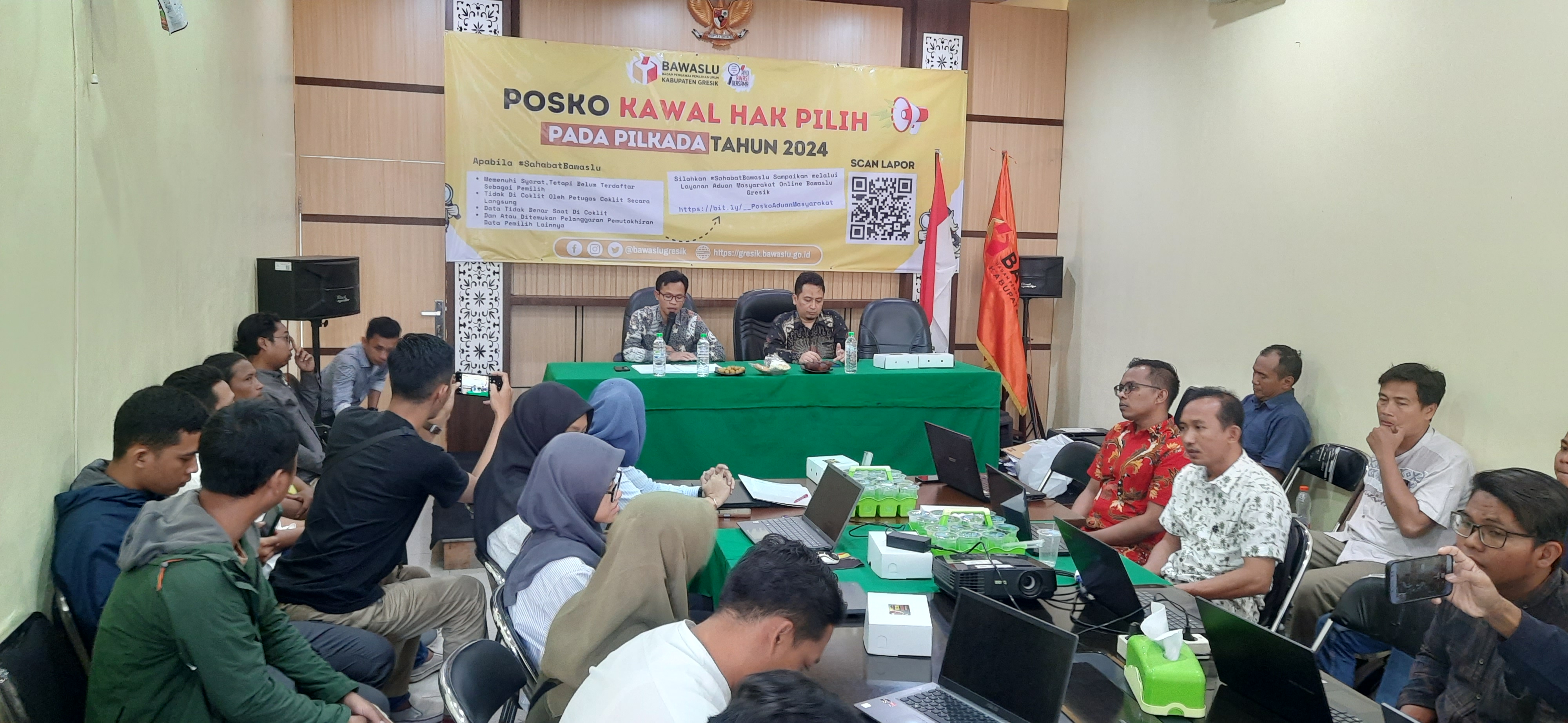 Bawaslu Gresik saat menyampaikan temuan hasil pengawasan proses rekrutmen pantarlih.