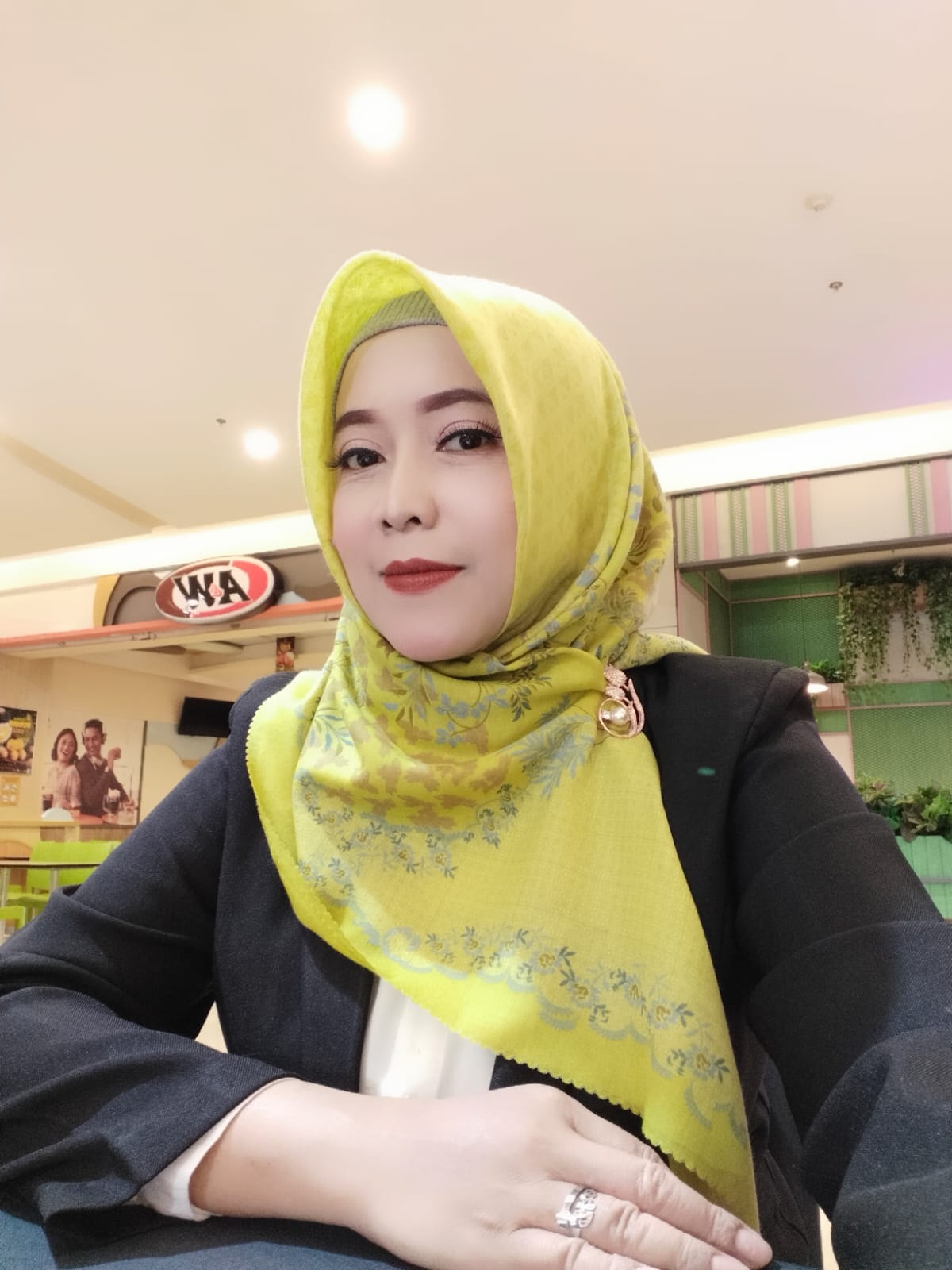 Eka Maria Lieke Mayangsari