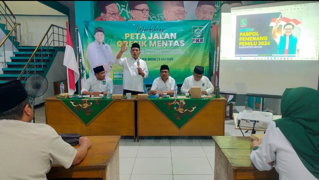Ketua DPC PKB Gresik Abdul Qodir memberikan intruksi kepada pengurus dan kader untuk solid memenangkan Syahrul Munir.