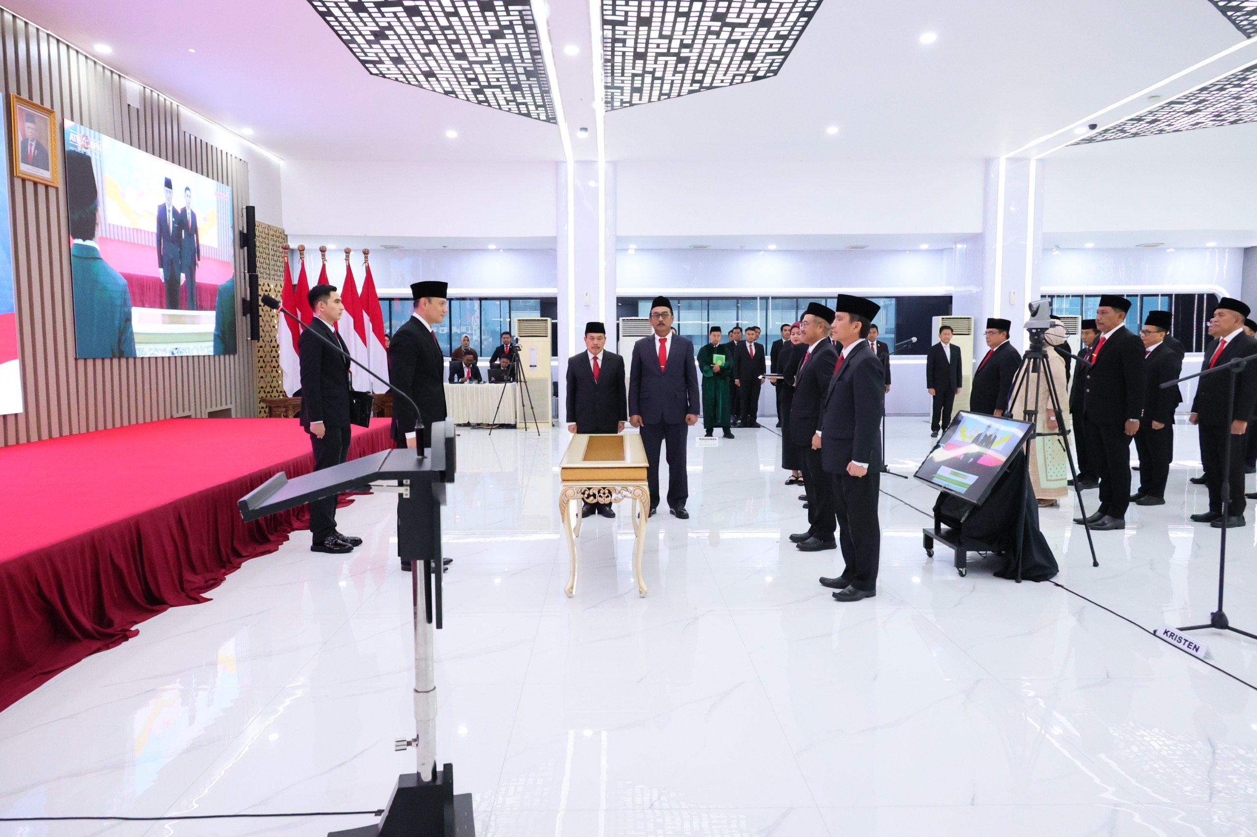 Optimalisasi : Menteri ATR/BPN RI, Agus Harimurti Yudhoyono melantik pejabat tinggi dijajaran Kementrian ATR/BPN sebagai sarana mendorong optimalisasi.
