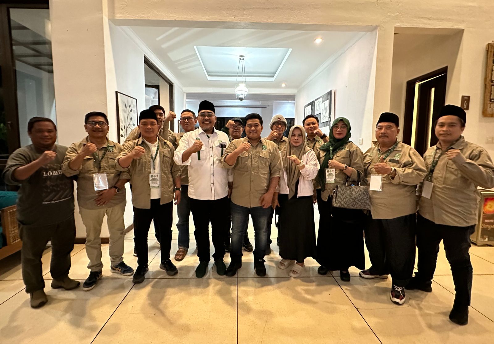 Wakil Ketua Umum DPP PKB Jazilul Fawaid saat memberikan instruksi kepada jajaran Fraksi dan DPC untuk solid memenangkan Syahrul Munir sebagai Bupati Gresik.