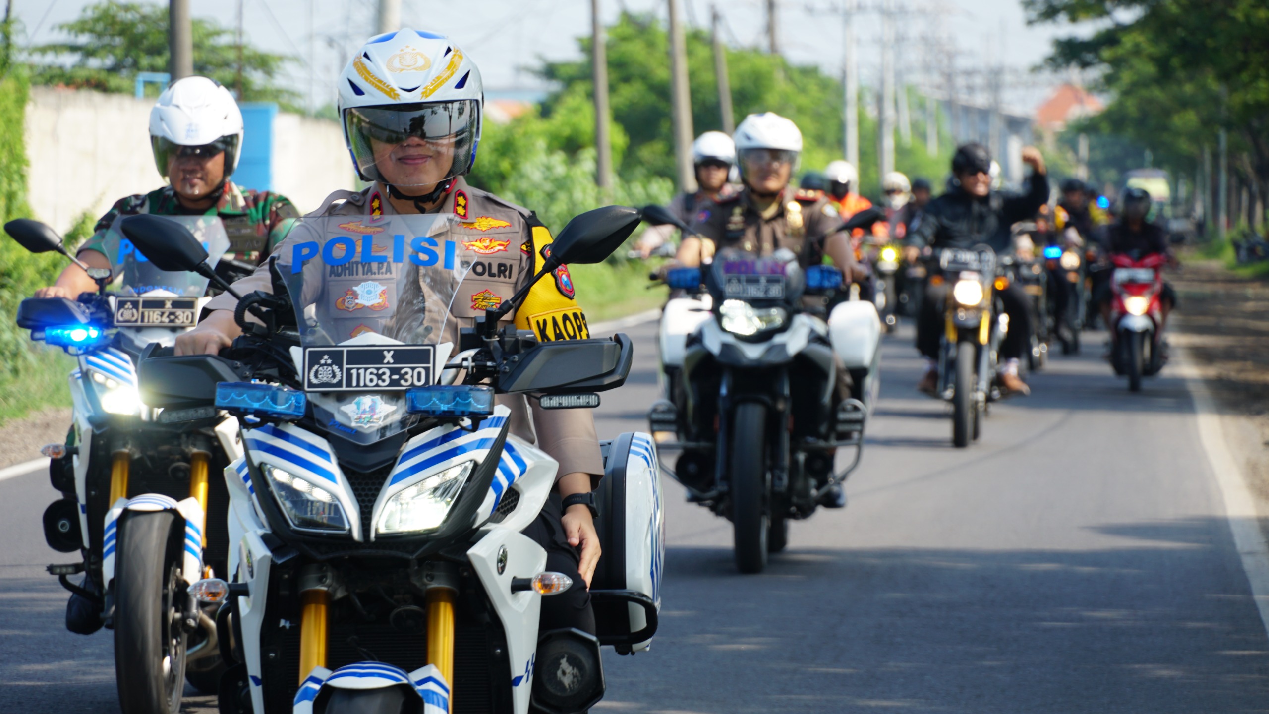 Bersinergi dalam menghadapi berbagai tantangan dan ancaman