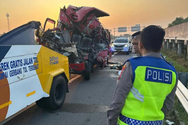 TRAGIS: Kecelakaan rombongan guru SD Darul Falah Surabaya di Boyolali