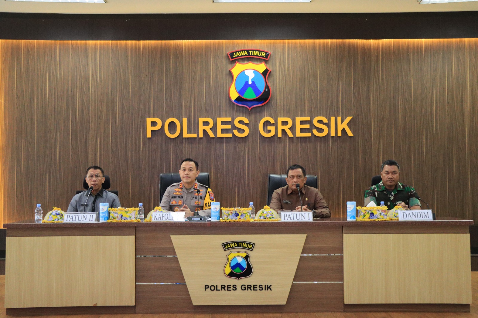 SESPIMMEN: Kapolres Gresik AKBP Aditya Panji Anom beserta jajaran meyamambut dan membuka peserta didik Sespimmen Polri Dikreg Ke - 64 Tahun 2024 di Mapolres Gresik.