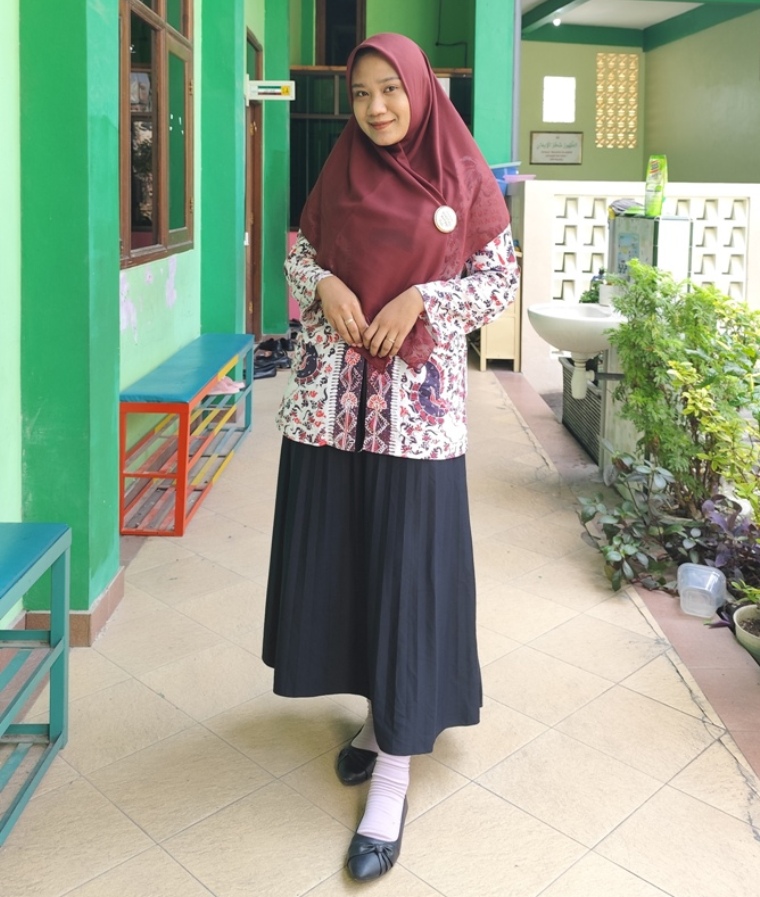 Dwi Rahmi Amalia, Guru SD NU Nurul Ishlah.