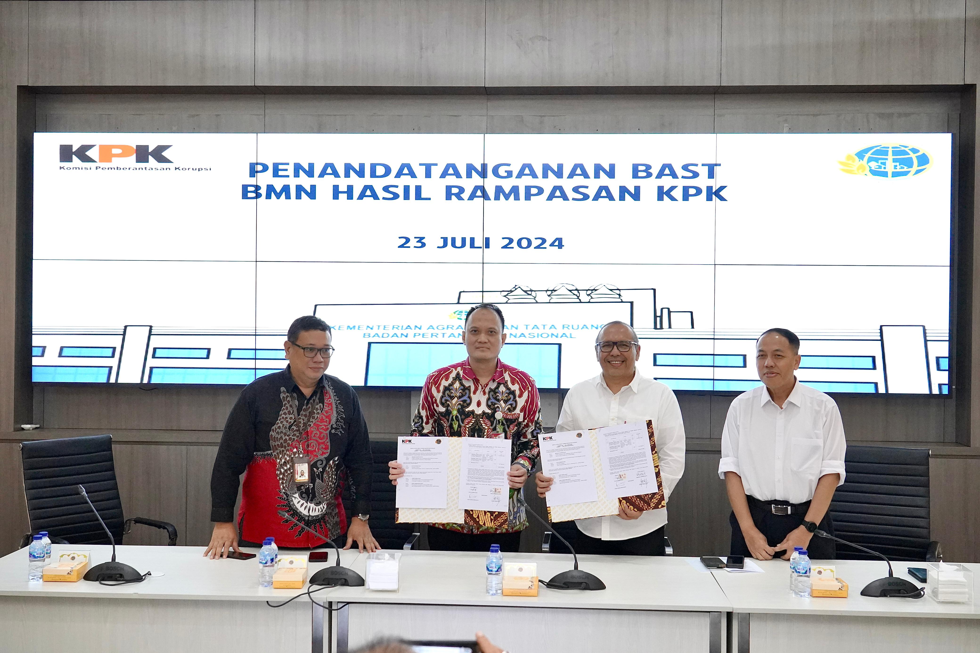 Sinergitas : KPK menyerahkan aset BMN senilai Rp 4,7 miliar kepada Kementrian ATR/BPN.