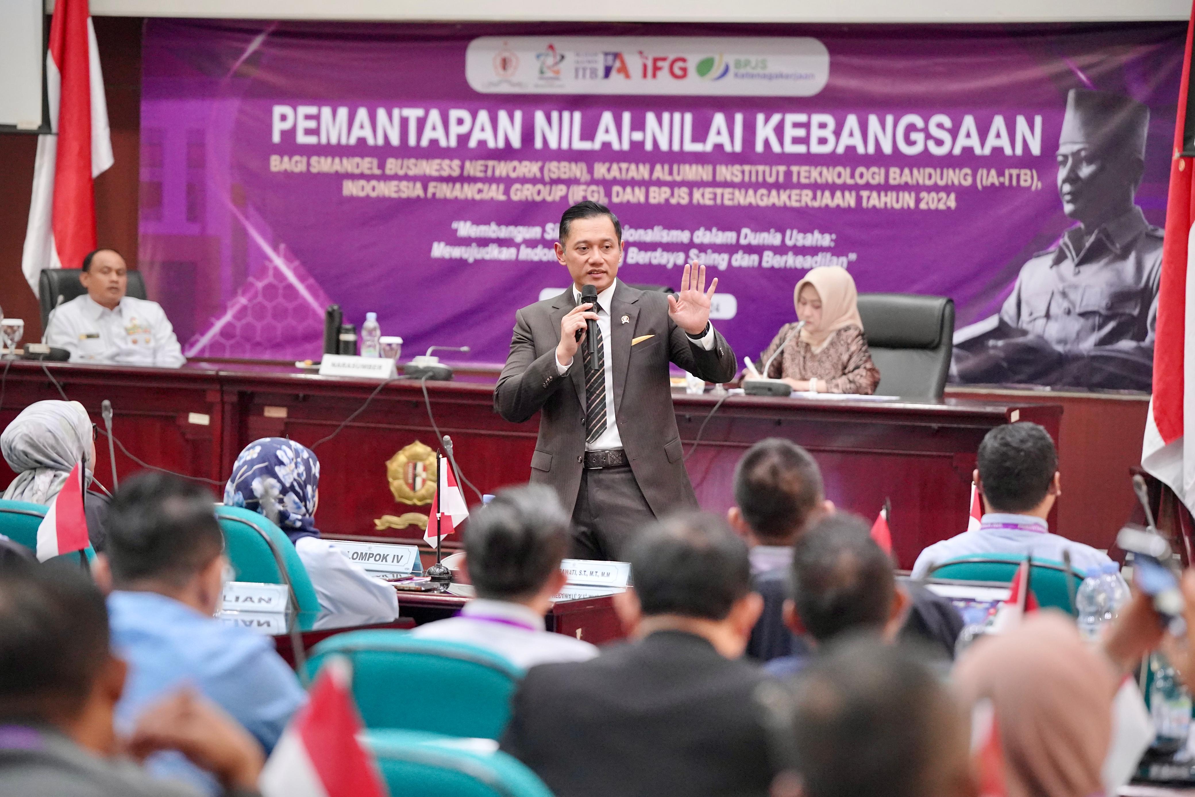 Wujudkan Indonesia Emas : Menteri ATR/BPN Agus Harimurti Yudhoyono (AHY) menjadi pembicara dihadapan siswa Lemhanas.