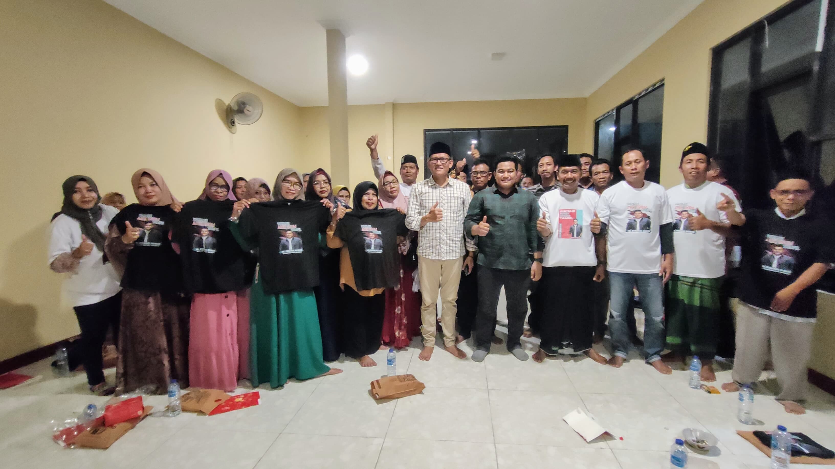 Relawan Gresik Mentas Kecamatan Menganti usai melakukan diskusi dengan Cabup Syahrul Munir.