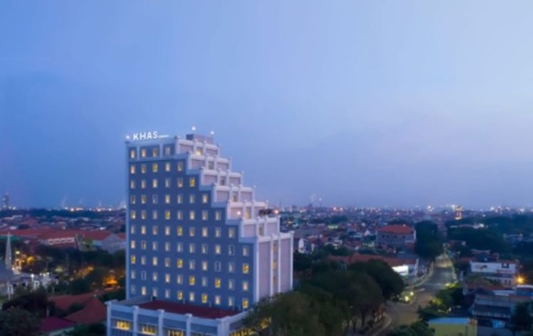 Mulai beroperasinya Smelter Freeport membuat tingkat penghunian kamar hotel di Gresik meningkat pada Juni lalu.