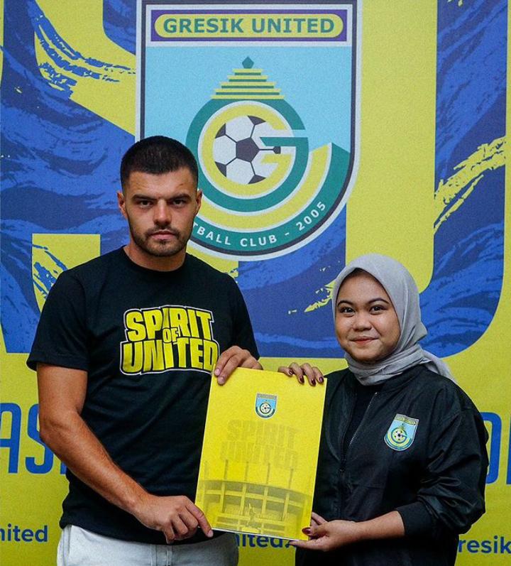 RESMI: Gresik United resmi kontrak pemain asal Serbia Djordje Maksimovic untuk jadi striker Gresik United.