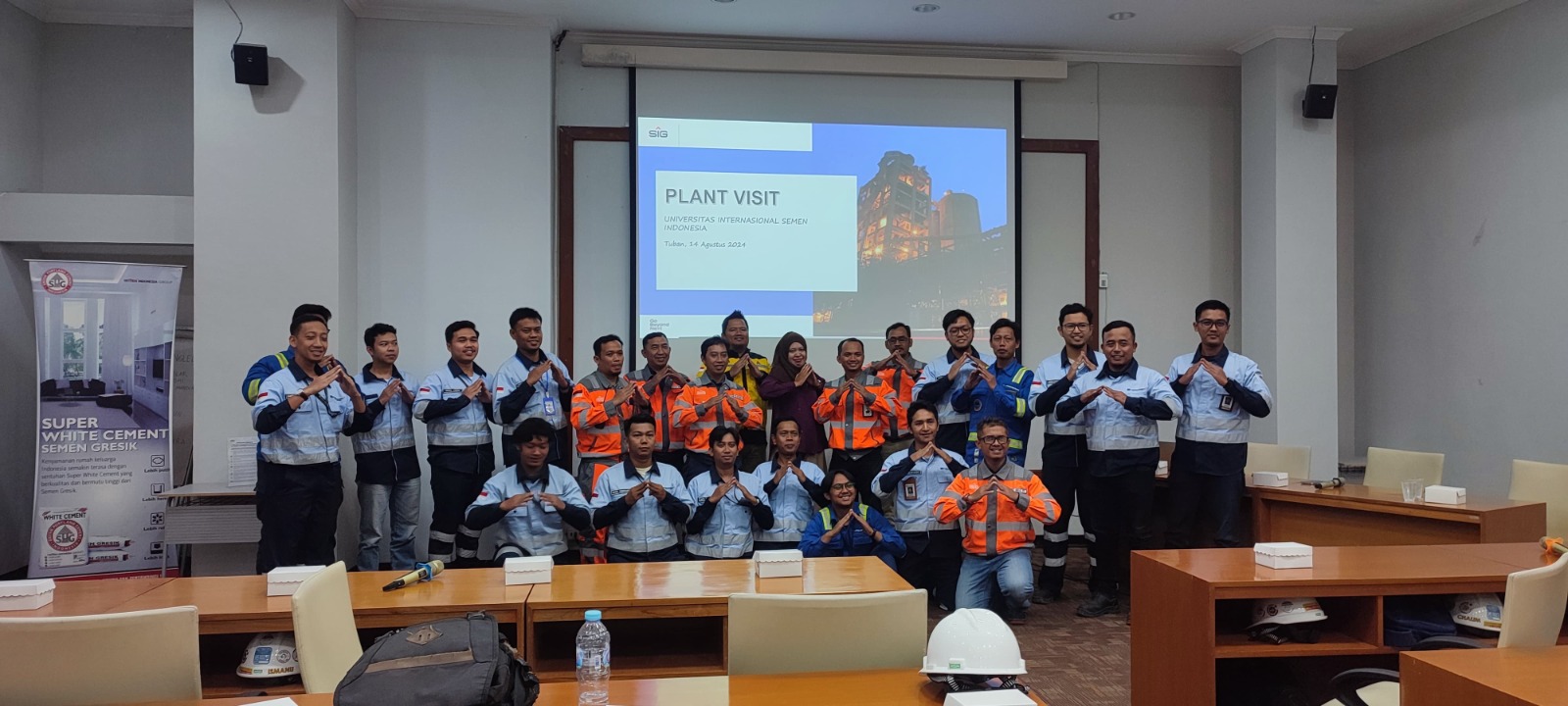 WORKSHOP : UISI bekerjasama dengan PT Semen Indonesia sukses menggelar workshop pelatihan operasional bagi karyawan PT Freeport Indonesia
