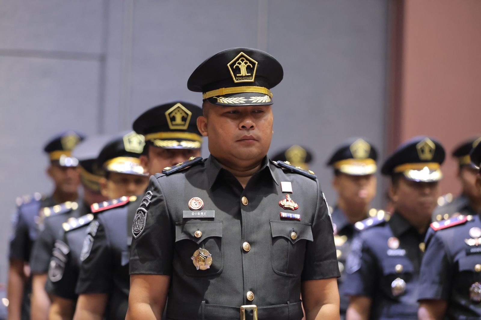 PELANTIKAN: Kepala Rutan Gresik Disri Wulan Agus Tomo saat menjalani pelantikan mendapatkan jabatan baru sebagai Kepala Bidang Administrasi Keamanan dan Tata tertib Lapas Kelas I Madiun.