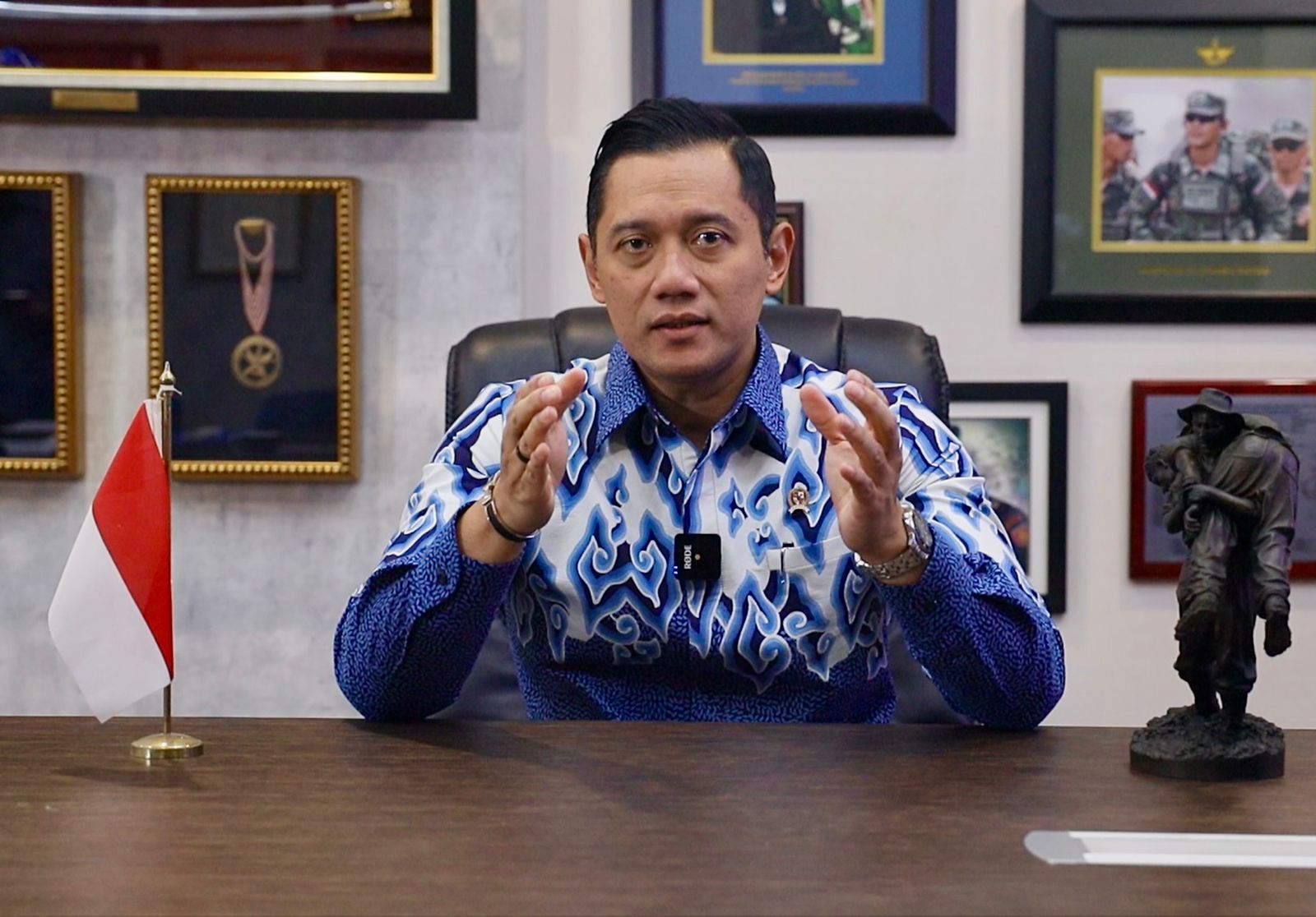 Perkuat Kolaborasi : Menteri ATR/Kepala BPN, Agus Harimurti Yudhoyono (AHY) membuka Simposium Nasional Keluarga Alumni Pendidikan Tinggi Agraria (KAPTI-Agraria).