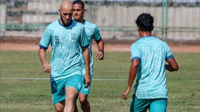 PERSIAPAN: Gresik United mulai mempersiapkan diri untuk bertanding melawan Persibo Bojonegoro