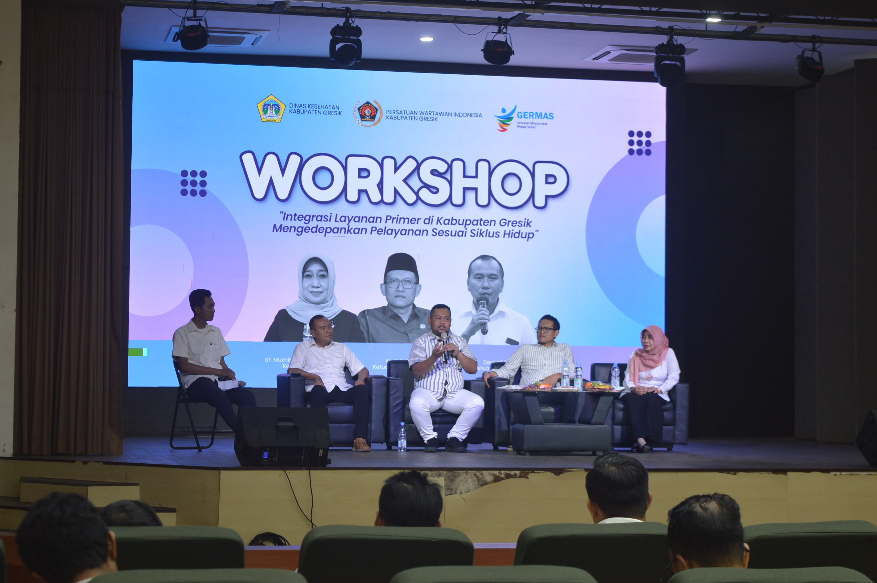 Bupati Gresik Fandi Akhmad Yani saat memberikan jawaban terkait berbagai persoalan pelaksanaan Integrasi Layanan Primer kesehatan.