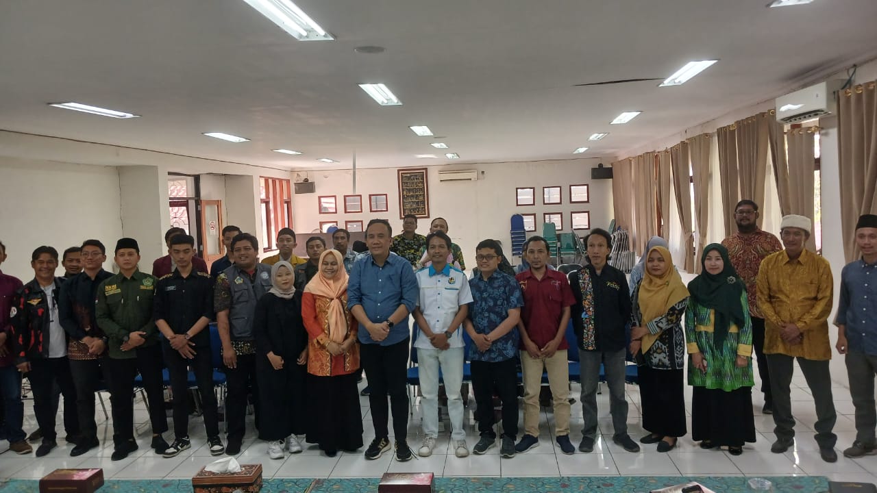 KOORDINASI: Disparekrafpora Pemkab Gresik rapat dalam rangka persiapan rakor di Hotel Horizon.