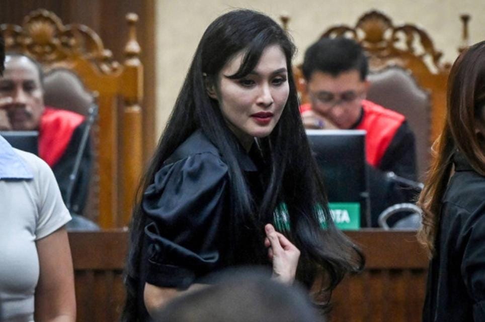 Dewi Sandra saat mengikuti sidang di Pengadilan Tipikor