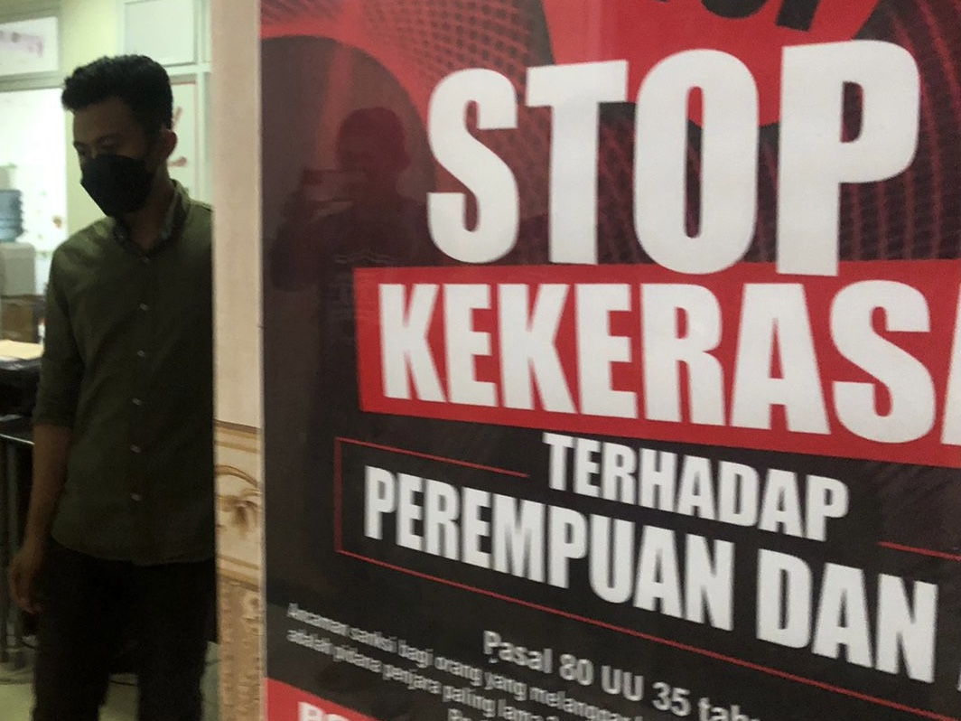 PENGEROYOKAN: Unit PPA Polres Gresik menangani pelaku pengeroyokan perguruan silat di Menganti.