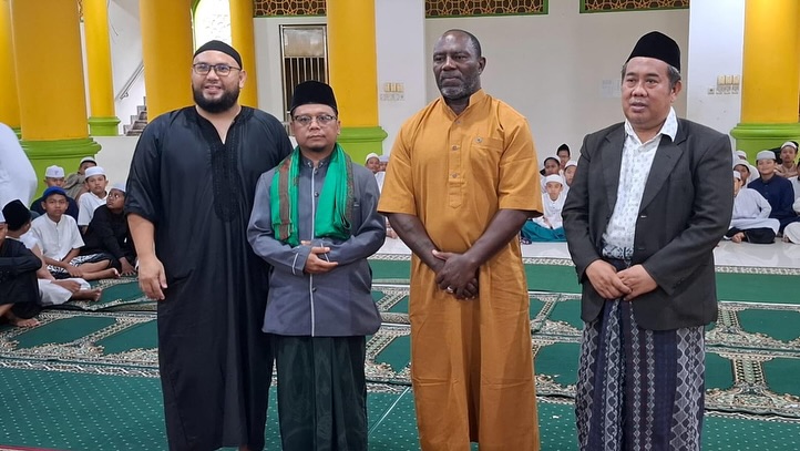 Nama Jacksen F. Tiago tak asing lagi bagi pecinta sepak bola Indonesia.